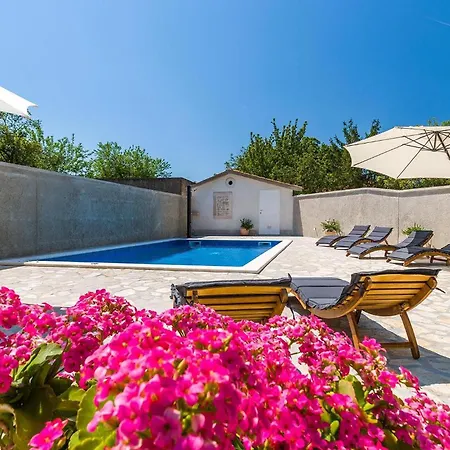 Holiday home Stunning In