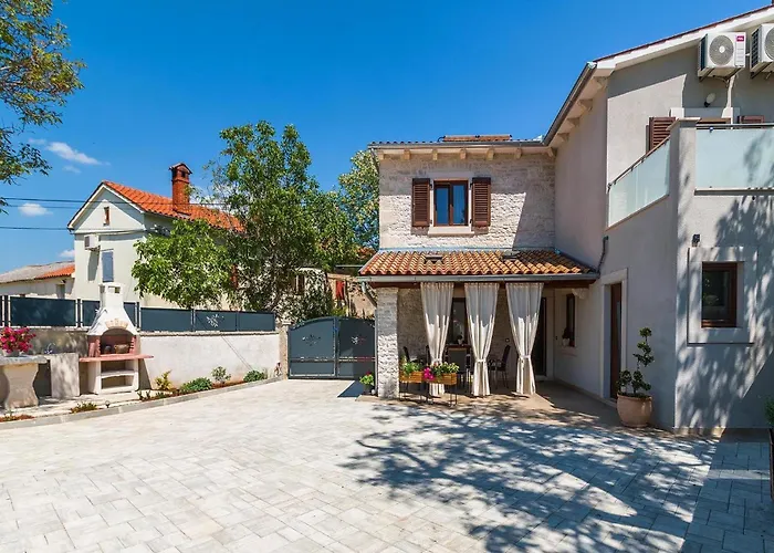 Gorgeous In Vikendica